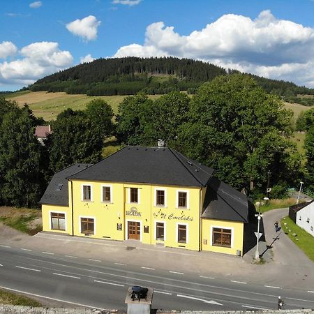 U Cmelaku Hotel Červená Voda Eksteriør billede