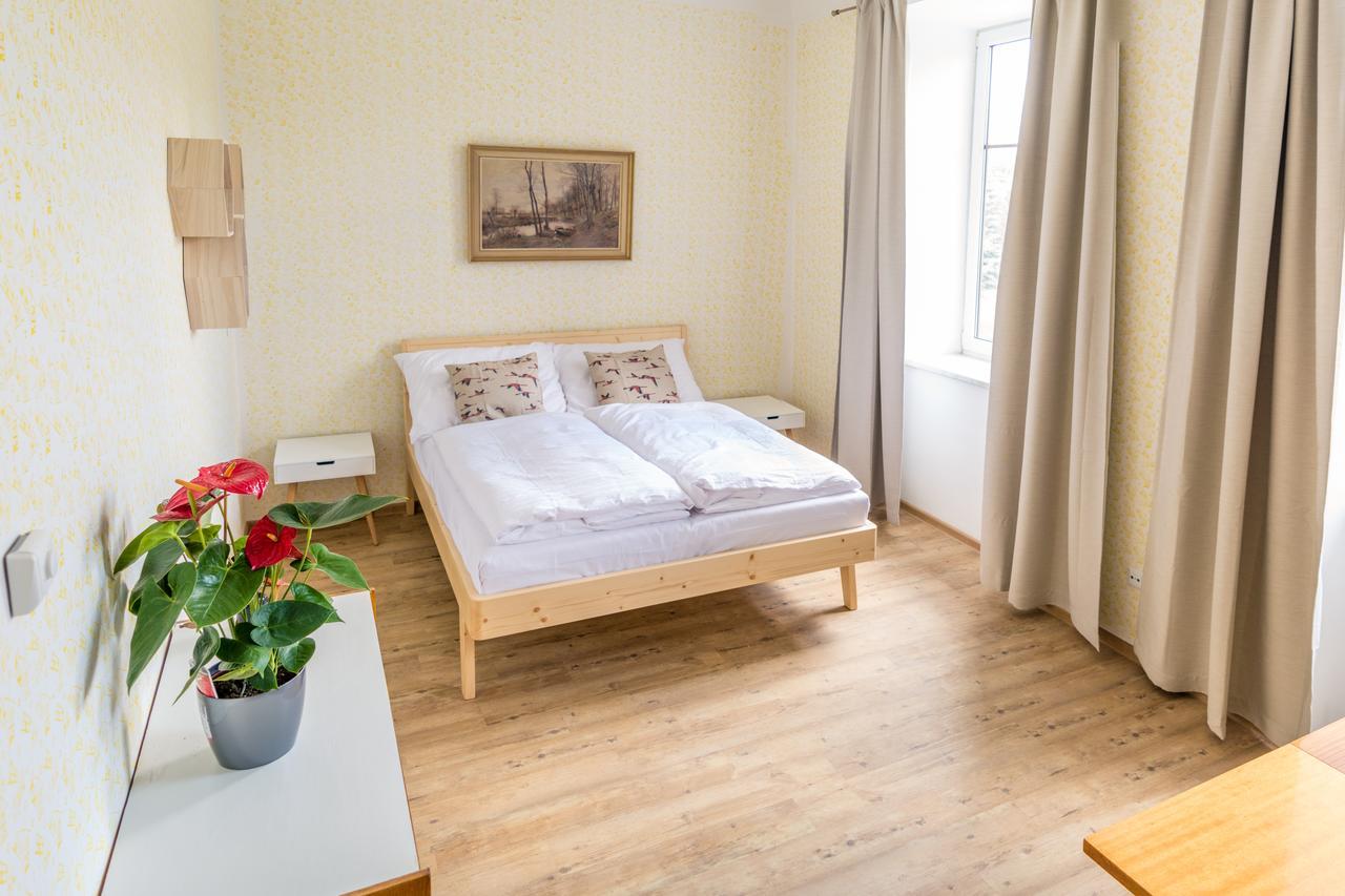 U Cmelaku Hotel Červená Voda Eksteriør billede