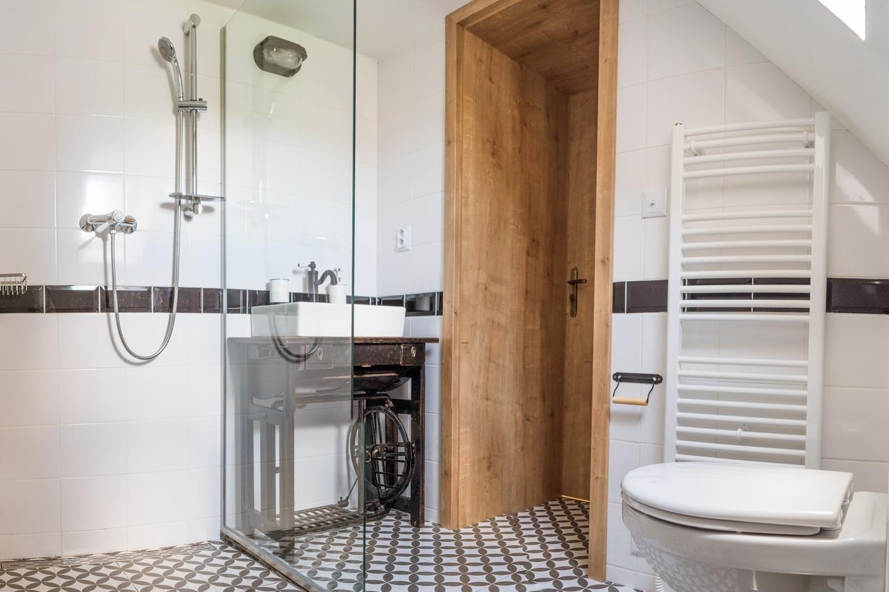 U Cmelaku Hotel Červená Voda Eksteriør billede