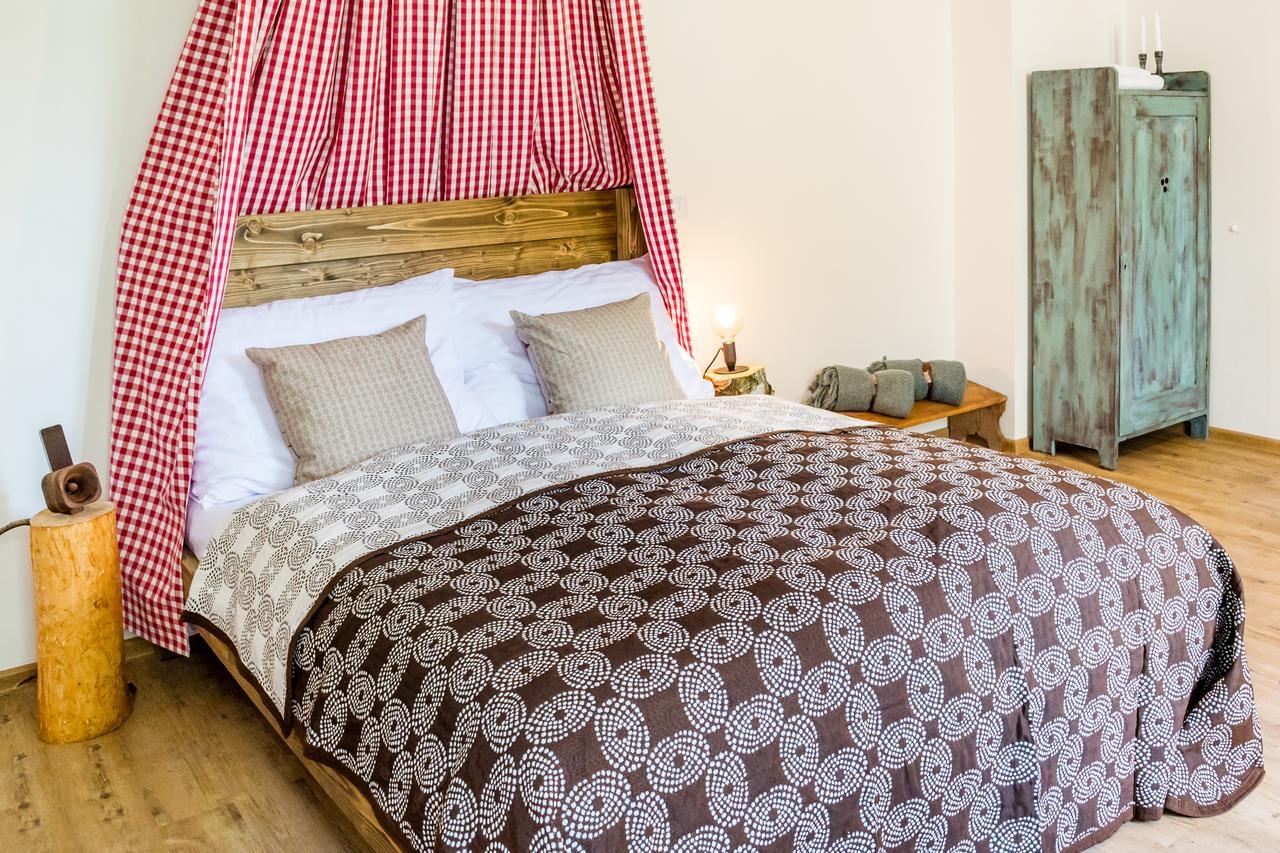 U Cmelaku Hotel Červená Voda Eksteriør billede
