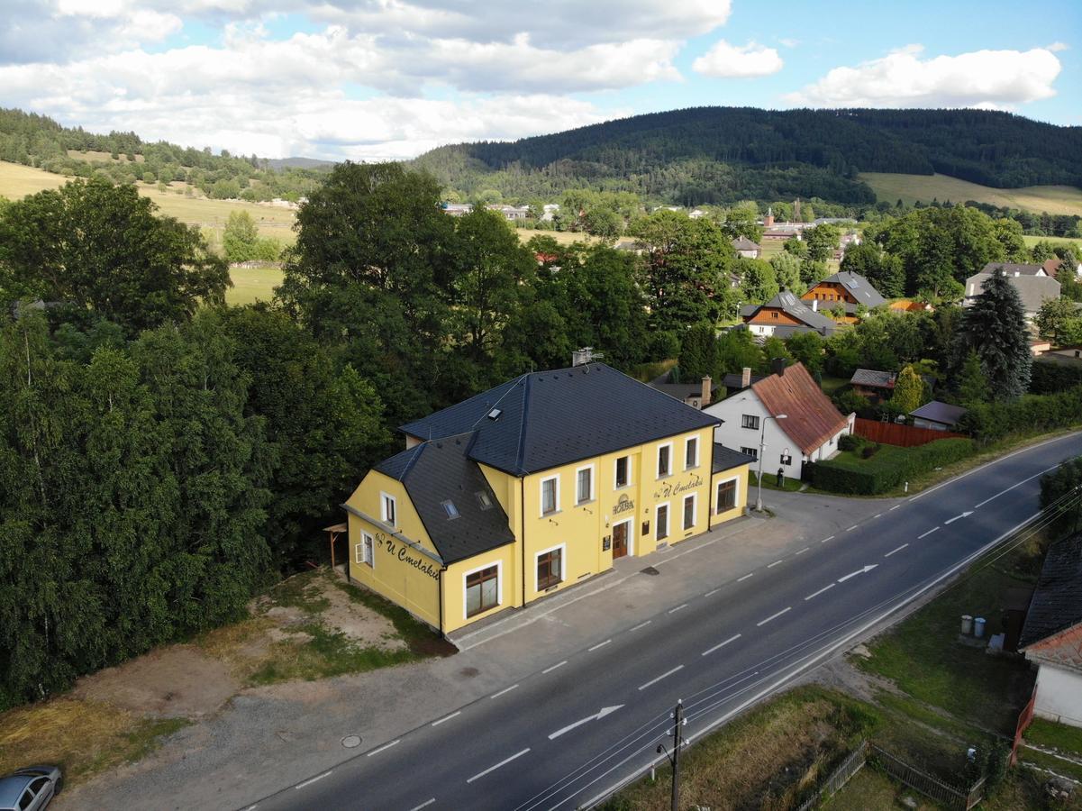 U Cmelaku Hotel Červená Voda Eksteriør billede